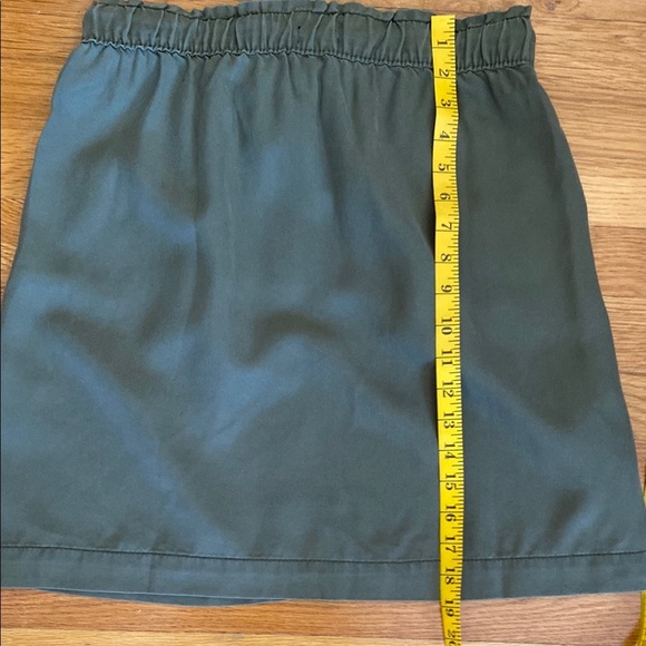 LOFT Green Knee-Length Cargo Skirt - Picture 6 of 6